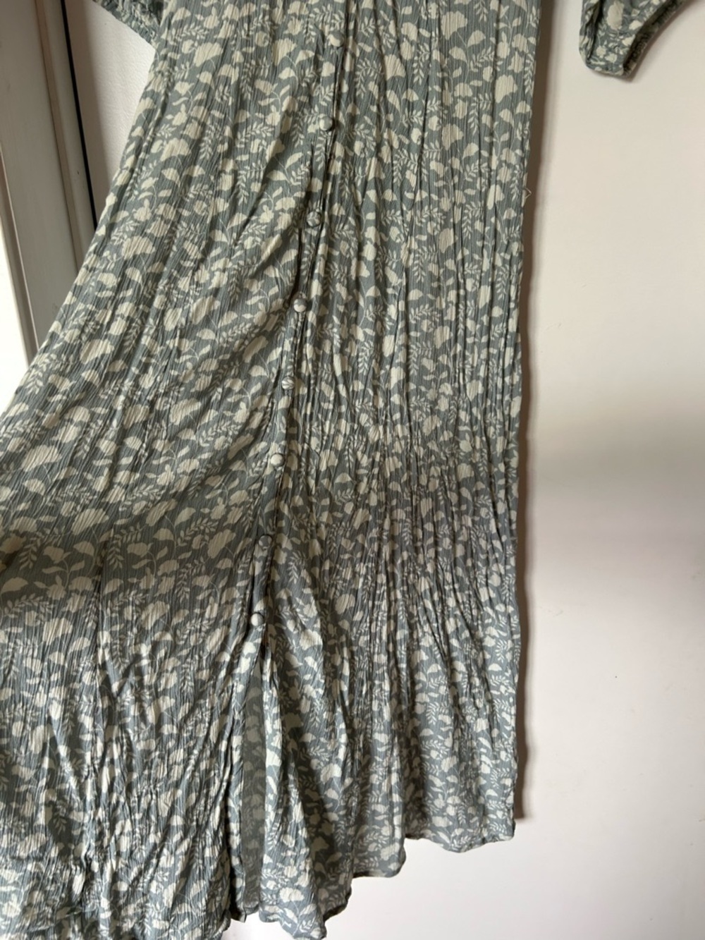 Faherty Button Dress - Picture 5 of 5